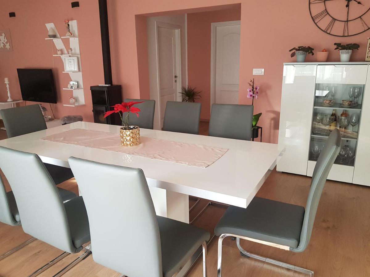 Apartmani Milutin Brodarica  Eksteriør bilde